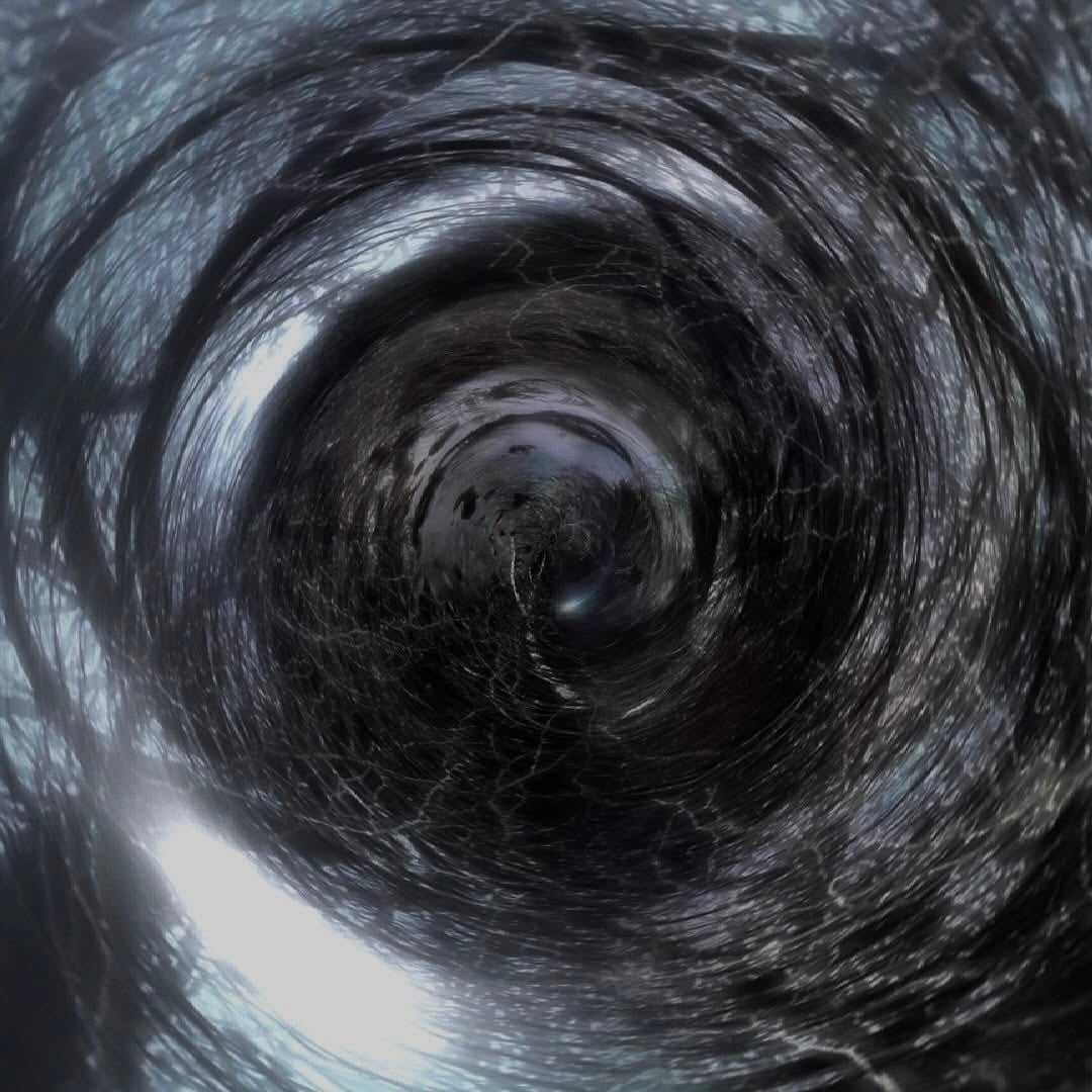 T R