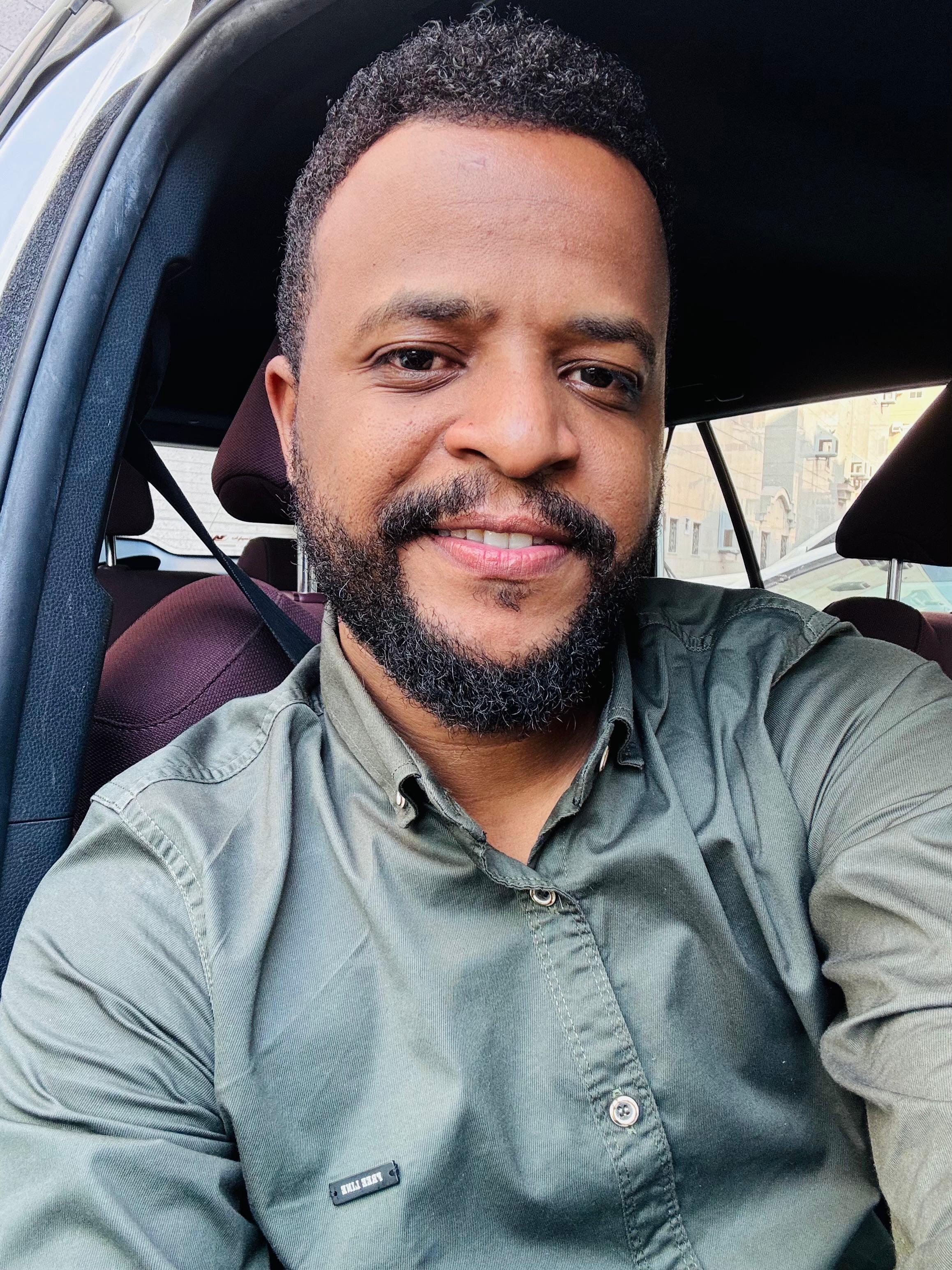 هشام عبدالله