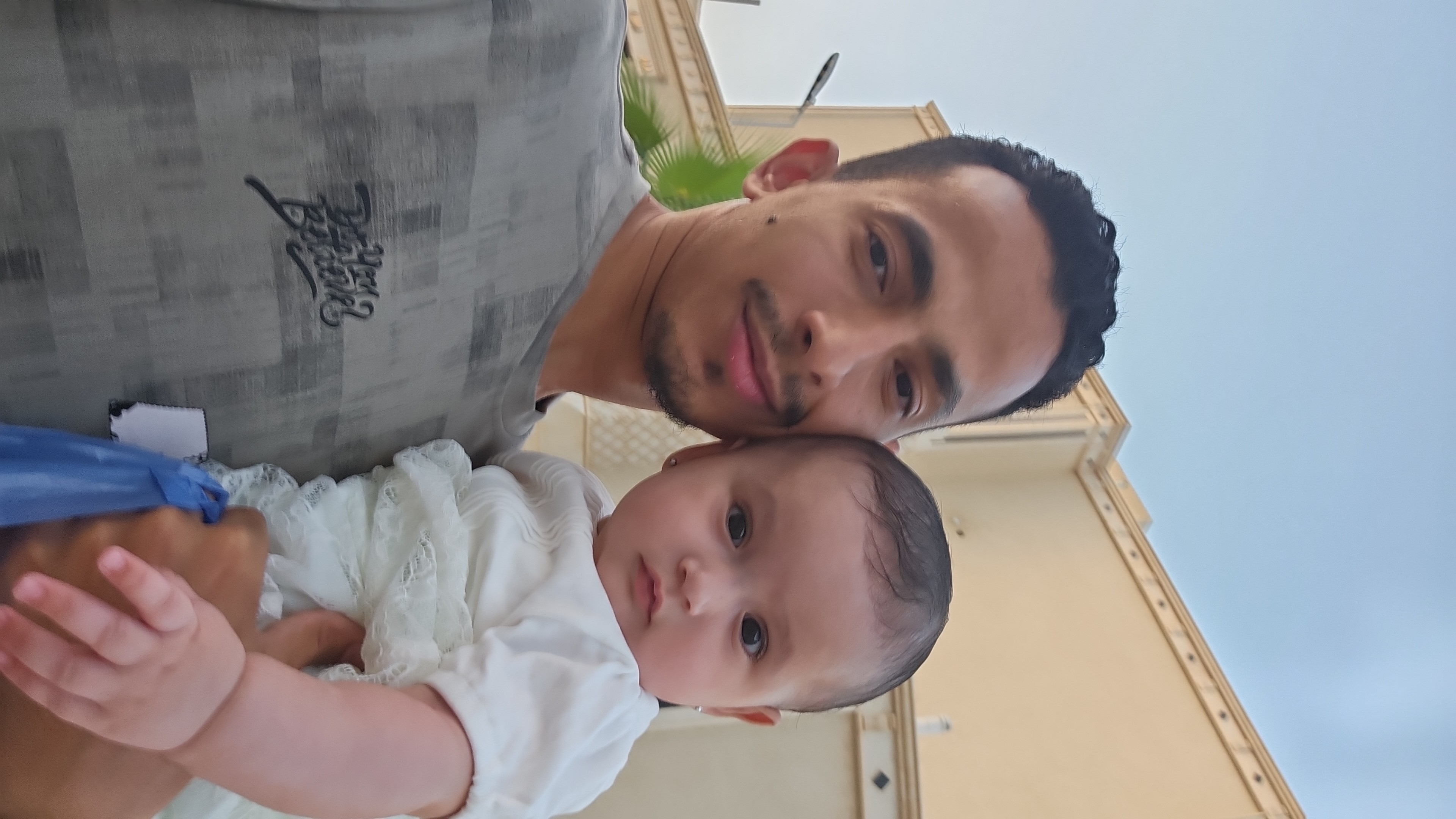 ايمن الصلاحي