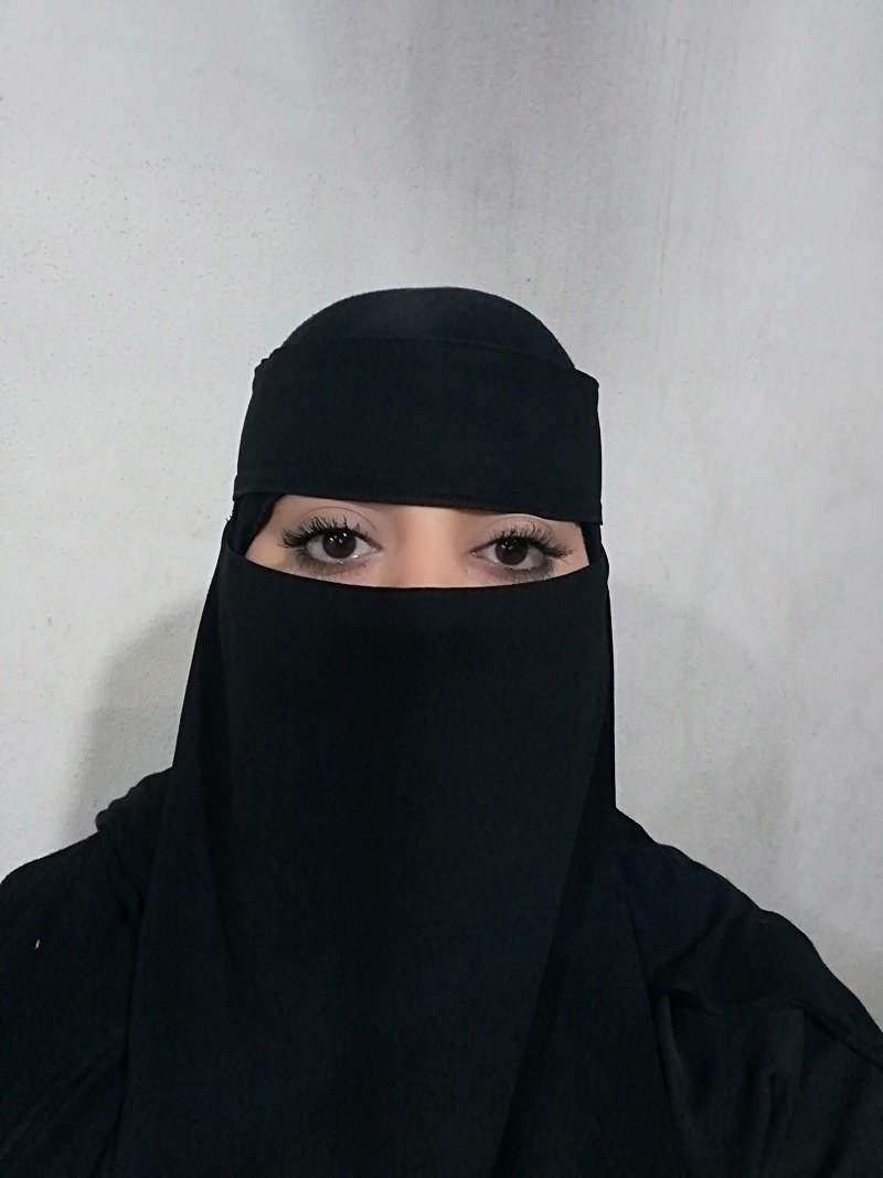 سمية الشارخ