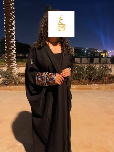 عبايـة بكلفـة