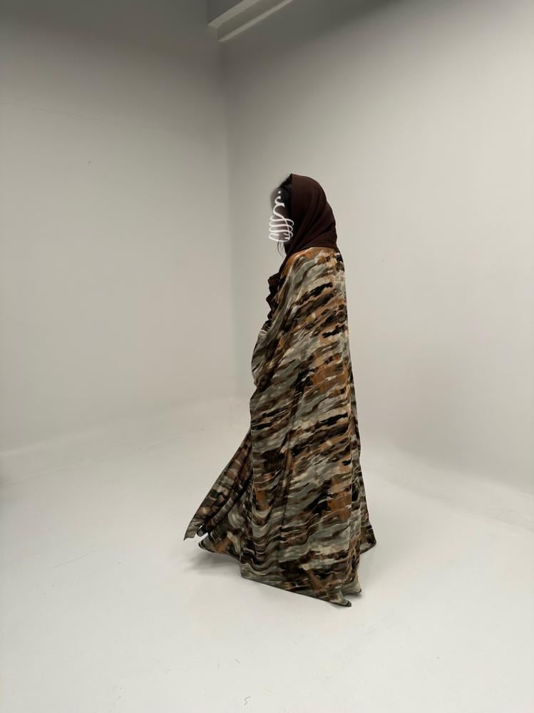 abaya with unique details