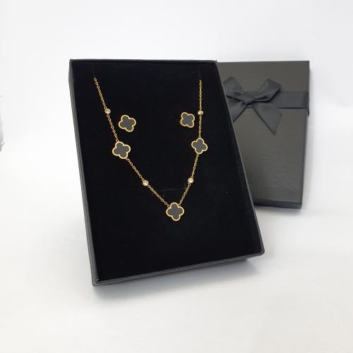 سلسال مع حلق ماركه لونها ثابت مايتغير