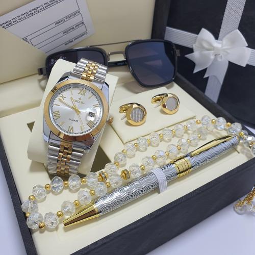 طقم رجالي ماركه اصلي بضمان سنه