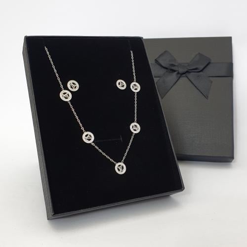 سلسال مع حلق ماركه لونها ثابت مايتغير