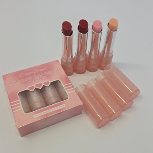 بكج 4 قطع حبتين مرطب شفاه وروجين بدرجات مختلفه