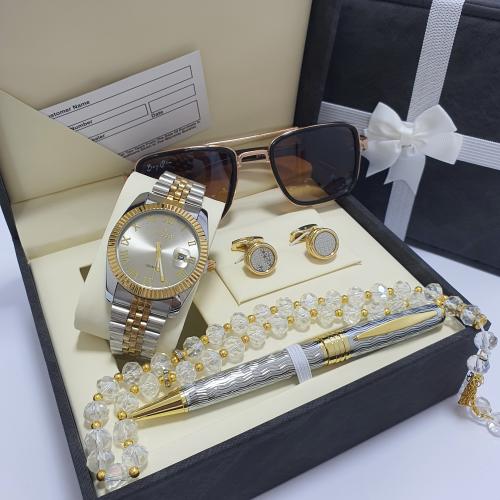 طقم رجالي ماركه اصلي بضمان سنه