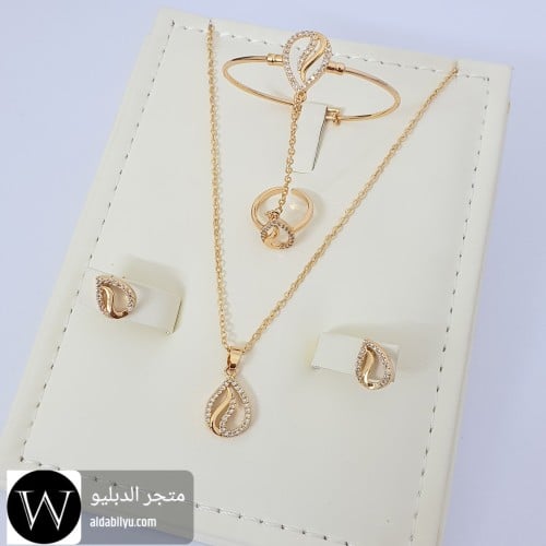 طقم بناتي متكامل بديل الذهب