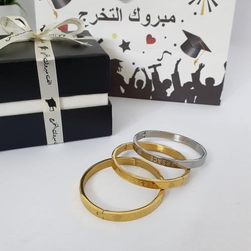 اساور ماركه ثلاث حبات للخريجات