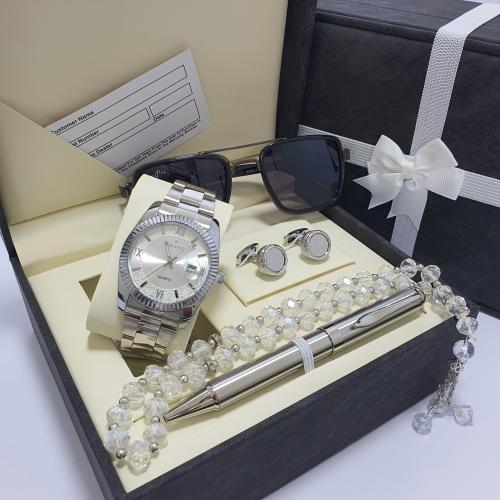 طقم رجالي ماركه اصلي بضمان سنه