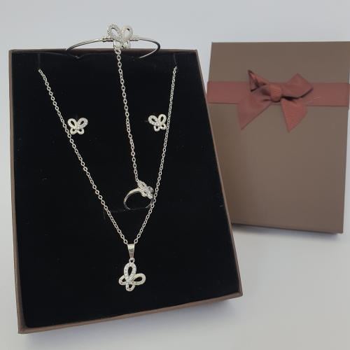 طقم بناتي 4 قطع