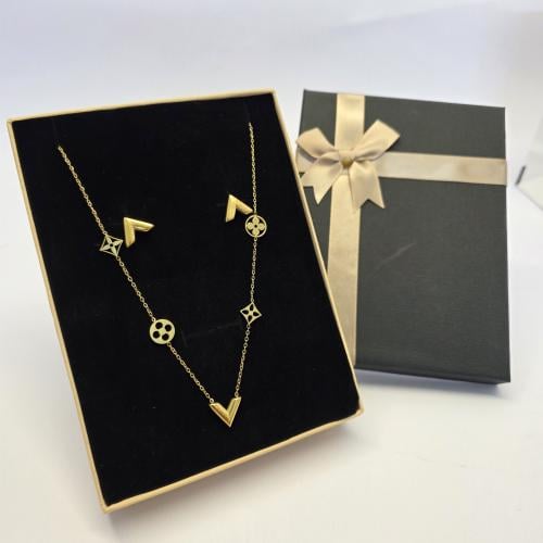 طقم ماركه سلسال وحلق مقاوم لصدى