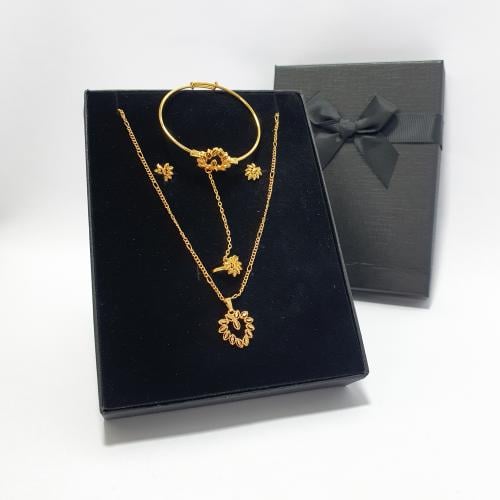 طقم بناتي بديل لذهب