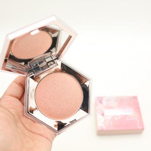 اضاء ريل بيوتي ذهبي