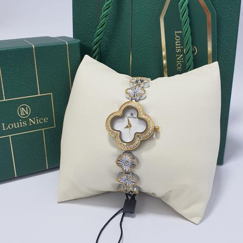 ساعة نسائية ناعمة باللون الذهبي والفضي لويس نايس