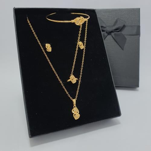 طقم بناتي بديل لذهب