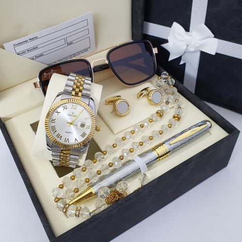 طقم رجالي ماركه اصلي بضمان سنه