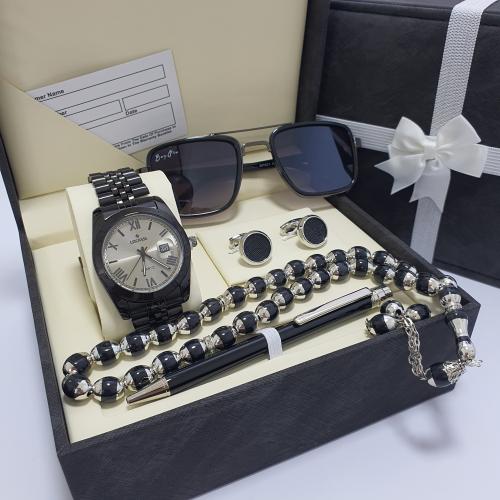 طقم رجالي ماركه اصلي بضمان سنه