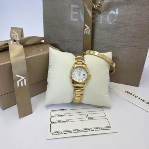 ساعه نسائيه باسوره ماركه اصليه ضمان سنه بملحقاتها