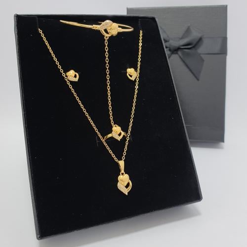 طقم بناتي بديل لذهب