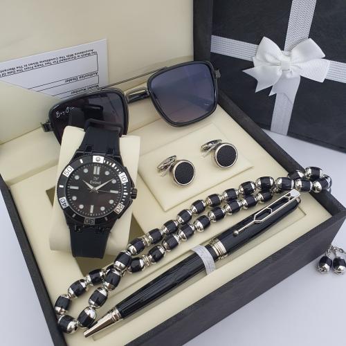 طقم رجالي ماركة  بتصميم عصري 5قطع