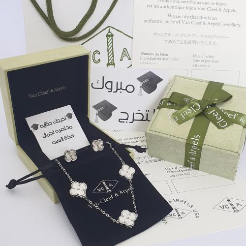 سلسال مع حلق ماركه لونها ثابت مايتغير