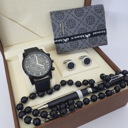 طقم رجالي اصليه بضمان سنه