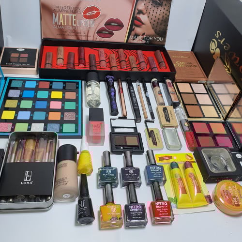 بوكس مكياج متكامل