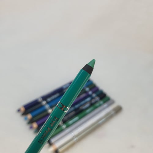 كحل للعين لوفمي ثابت ضد الما الحبه