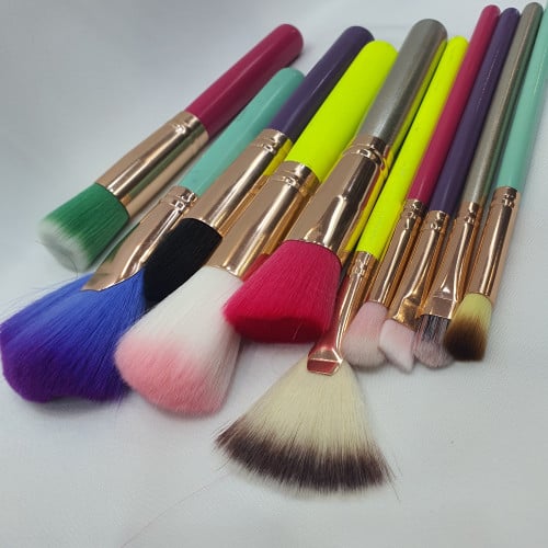 فرش مكياج ملون