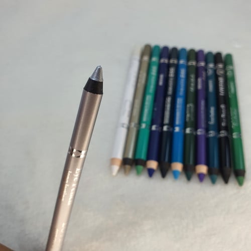 كحل للعين لوفمي ثابت ضد الما الحبه