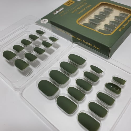 اظافر لصق 24 حبه اخظر لليوم الوطني