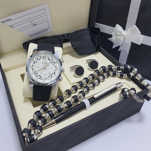 طقم رجالي ماركه اصلي بضمان سنه