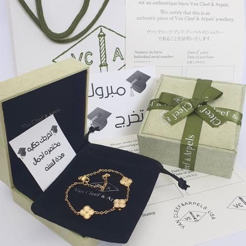 اسوره ماركه بملحقات لتخرج