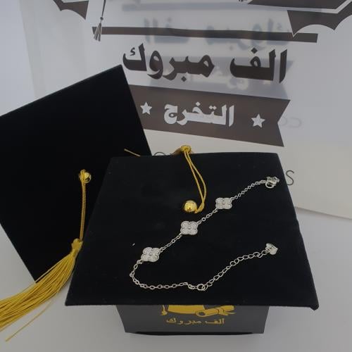 اسوره ماركه بملحقات لتخرج بكج وكيس زي ماهو واضح فالصوره