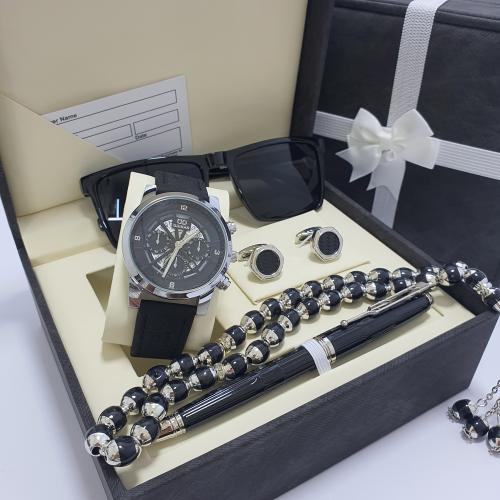 طقم رجالي ماركه اصلي بضمان سنه