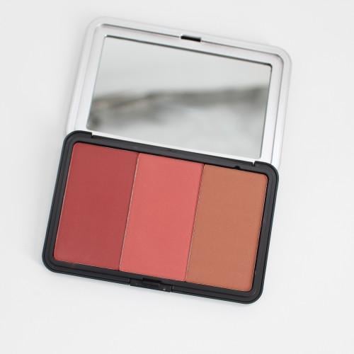 احمر خدود ب3 الوان