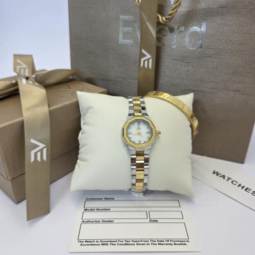 ساعه نسائيه باسوره ماركه اصليه ضمان سنه بملحقاتها