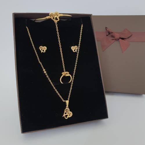 طقم بناتي 4 قطع