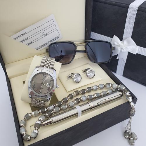 طقم رجالي ماركه اصلي بضمان سنه