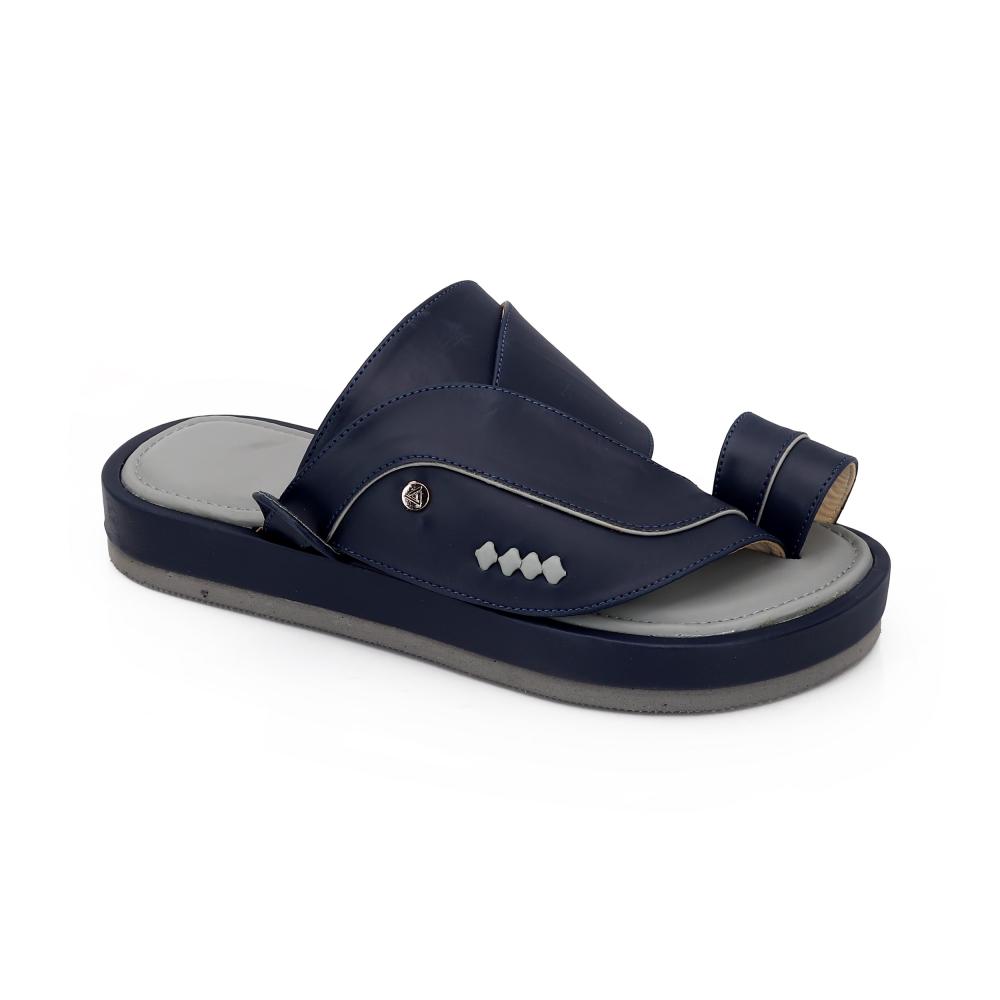 حذاء شرقي كحلي مرتفع