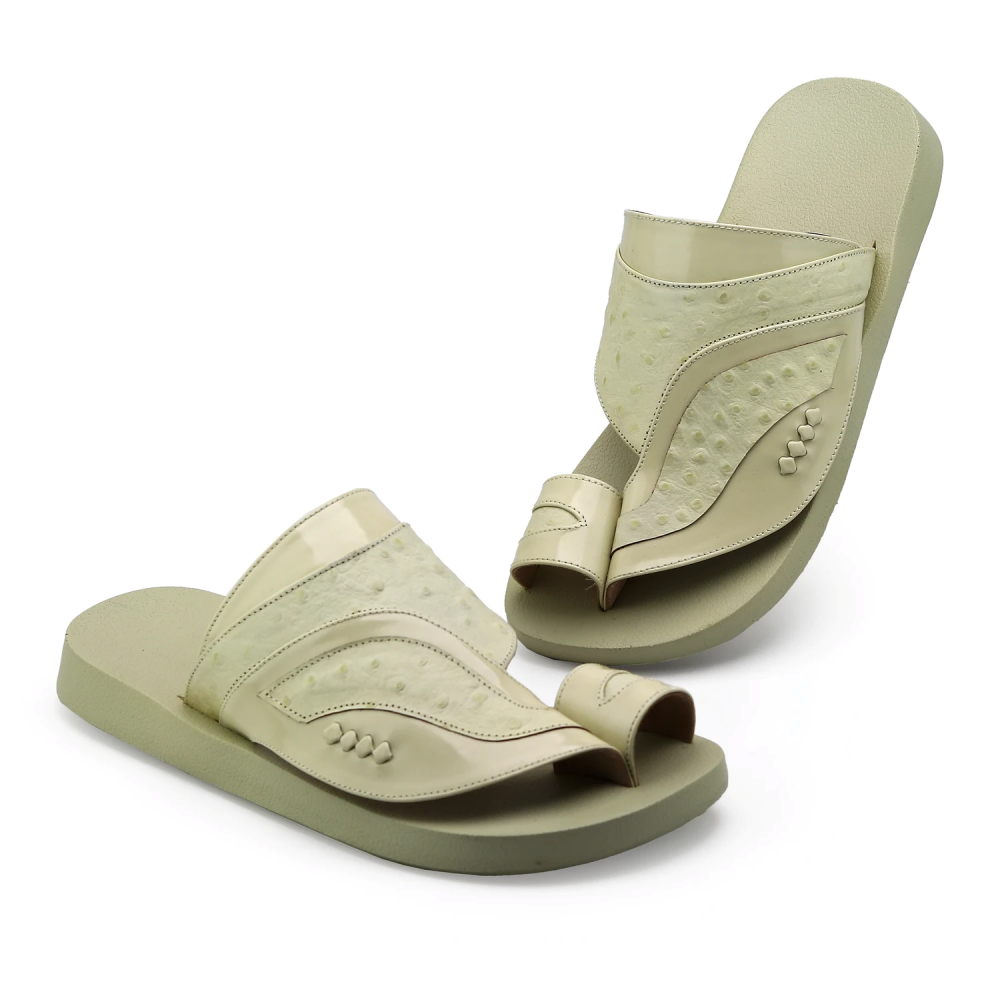 حذاء شرقي بيج  نقش جلد النعام