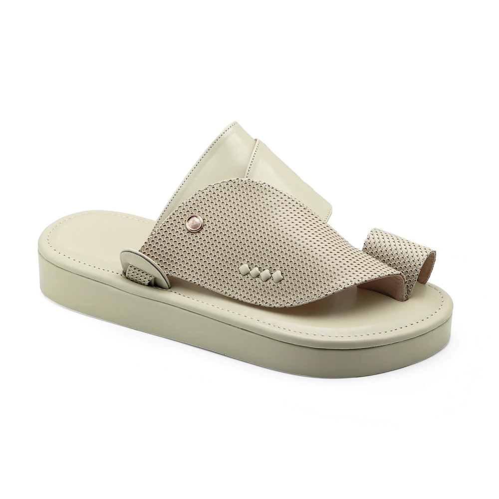 حذاء شرقي بيج نقش