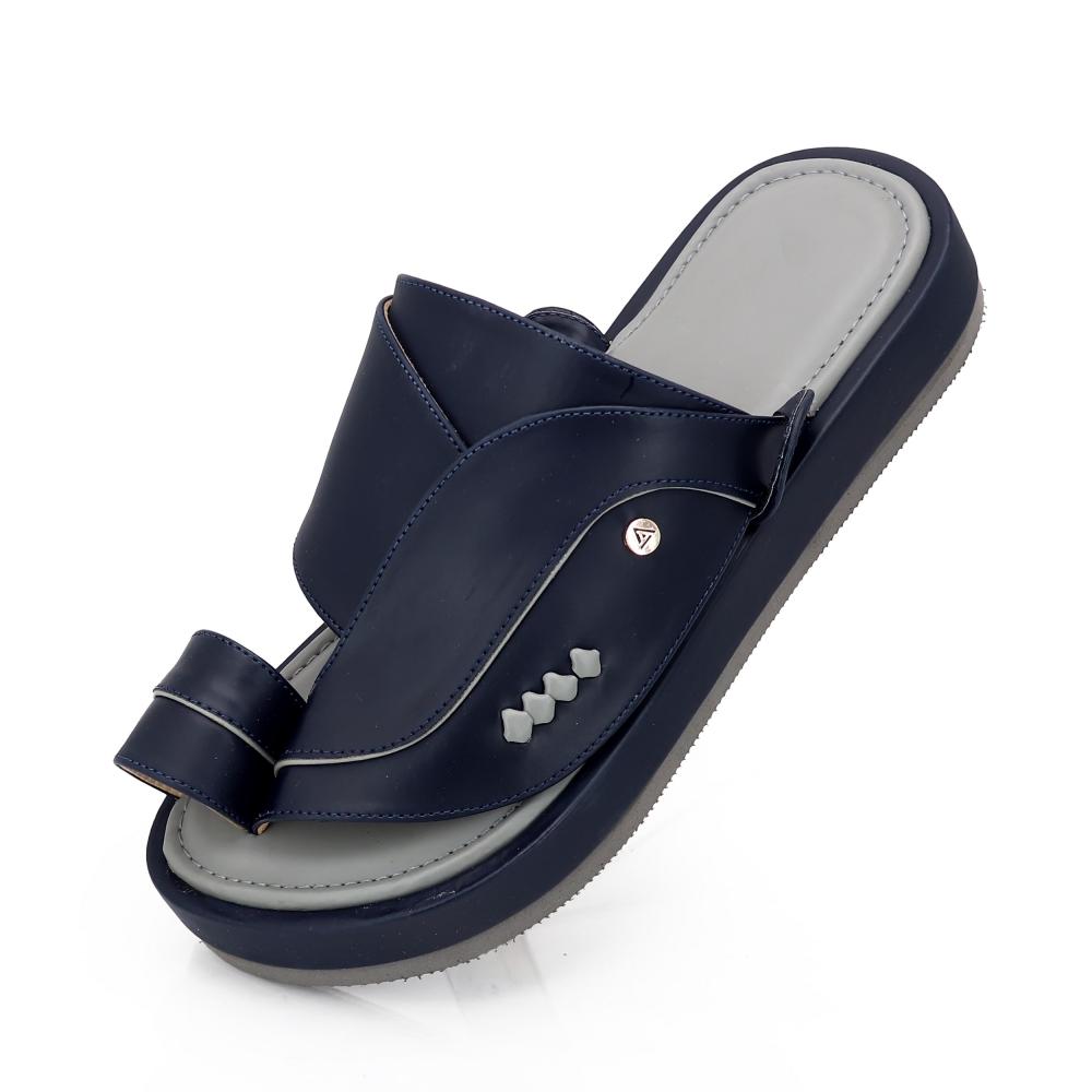 حذاء شرقي كحلي مرتفع