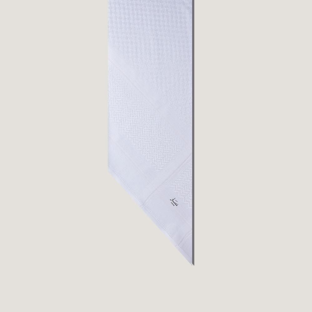 شماغ ديسار الابيض بلس 2025