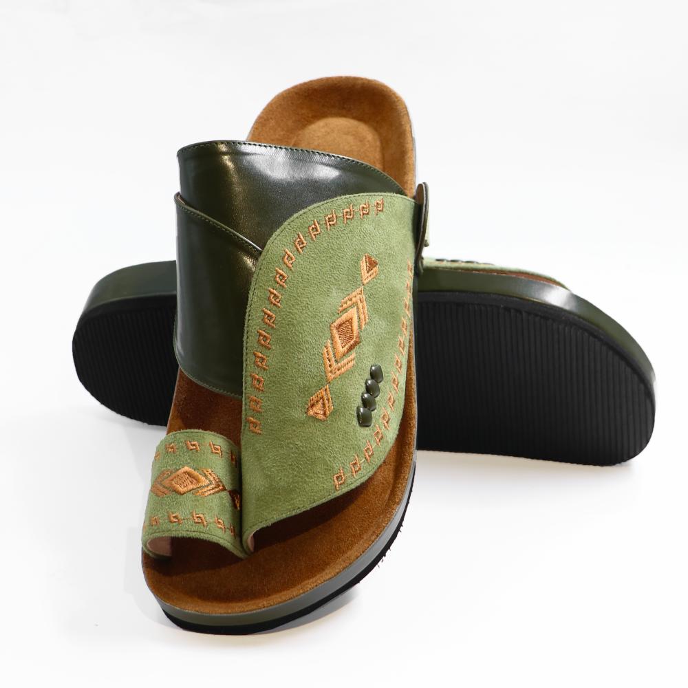 حذاء شرقي طبي مخمل زبتي