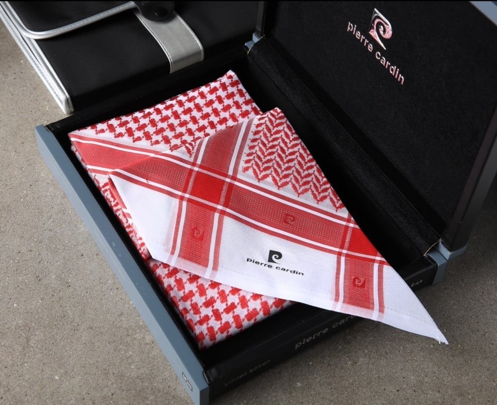 شماغ بييركاردان ليمتد اديشن موديل LTO