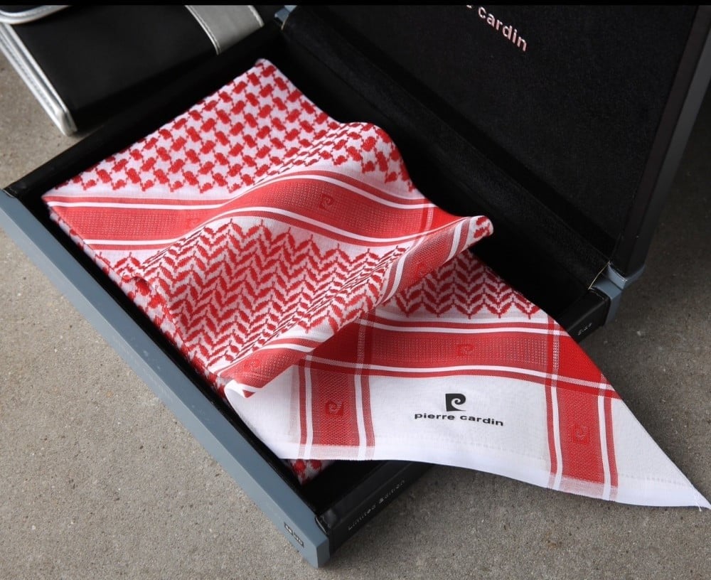 شماغ بييركاردان ليمتد اديشن موديل LTO