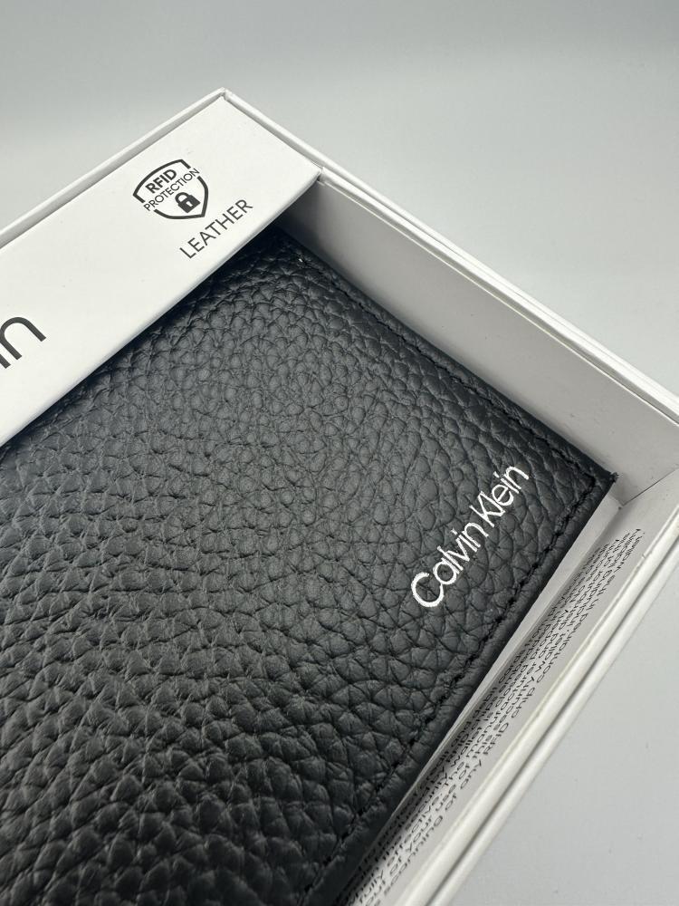 محافظ رجالي — أكثر من مجرد إكسسوار، هوية في جيبك مع Gifto0o