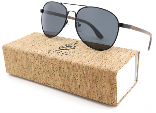 نظارة خشبية